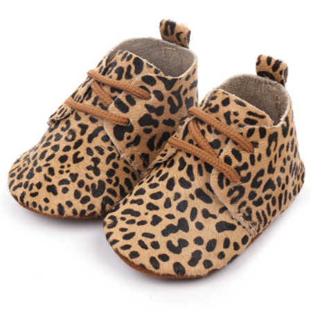 Leren babyschoentjes met print Comme deux Enfants