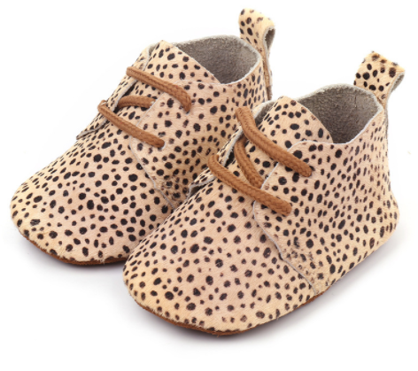 Leren babyschoentjes met print Comme deux Enfants