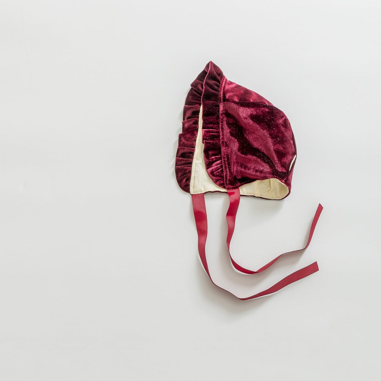 New born Velvet Baby Mutsje Comme deux Enfants